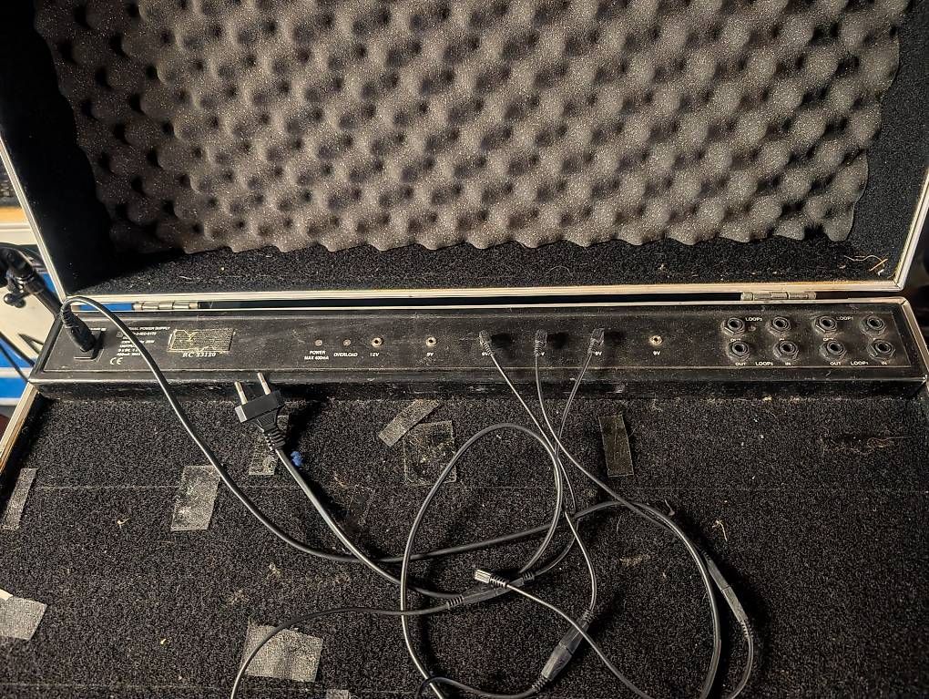 Musikinstrumente: Pedalboard Warwick mit Stromversorgung – Gebraucht aus Pratteln von dado1972 3