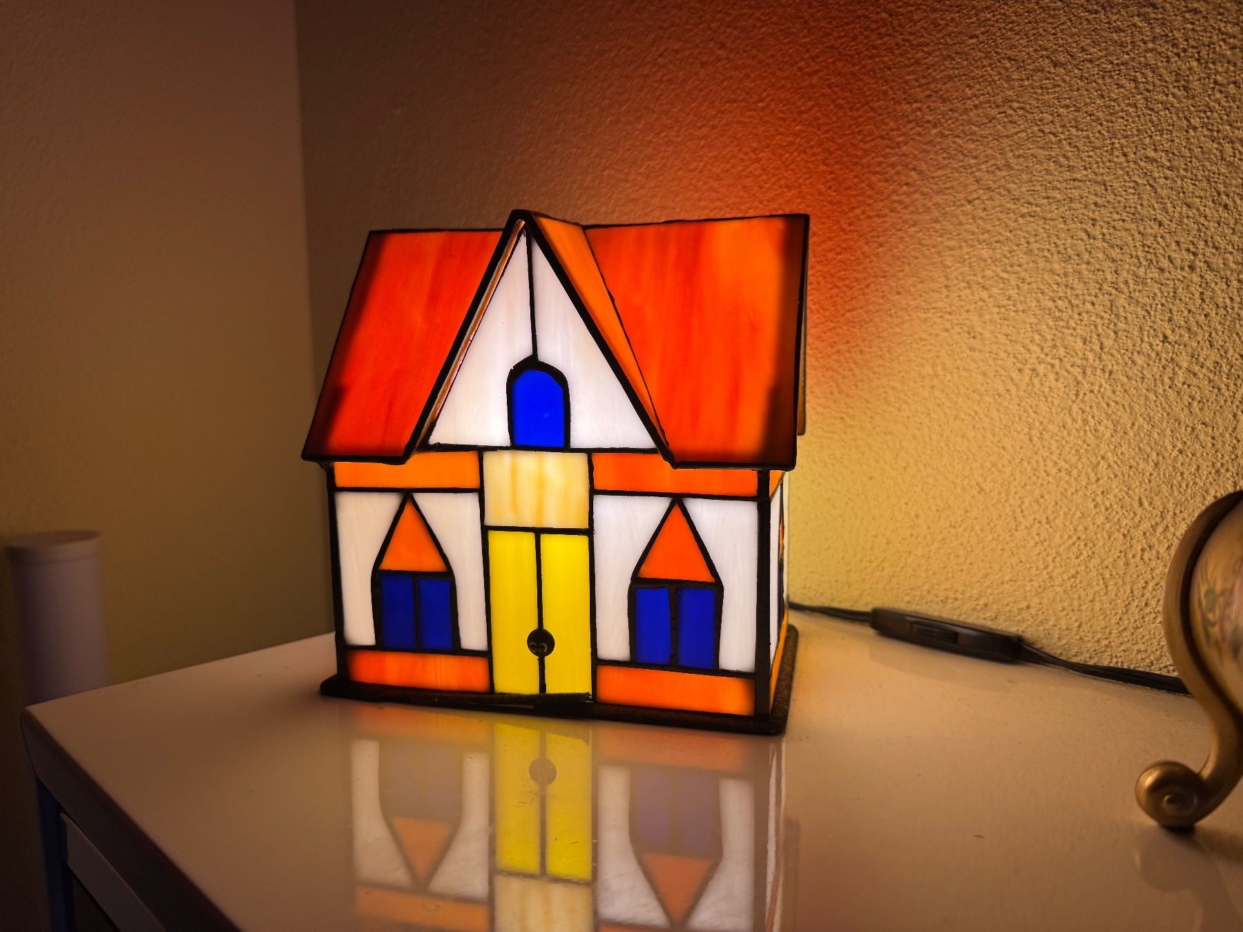 Lampade: Lampe/Leuchte Haus mit Kabel – Usato da Pfäffikon SZ venduto da Melanie335 1