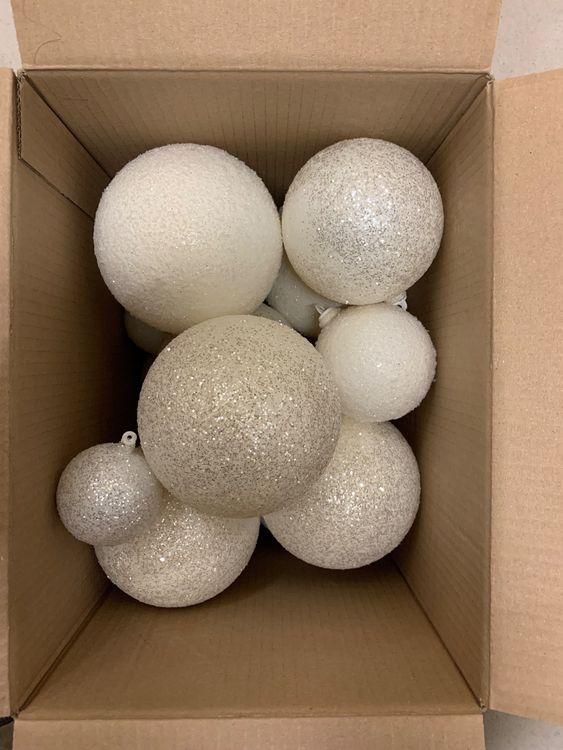 Christbaumkugeln weiss (Plastik, zT mit Glitzer) Comprare su Ricardo