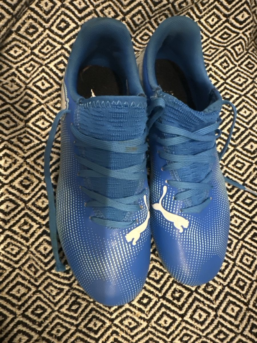 Puma Scarpe da uomo: Fussballschuhe Puma Grösse 37 gebraucht – Usato da Pratteln venduto da milisandra