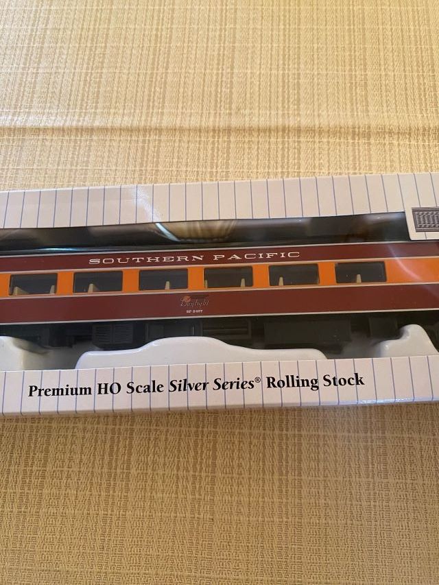 Modellini di ferrovie: H0 Bachmann 85`Smooth-Side Coach Southern Pacific Daylight. – Nuovo (secondo la descrizione) da Diessenhofen venduto da Albin00 1
