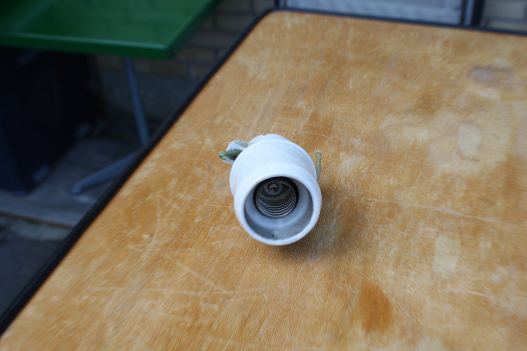 Lampade: ALTE LAMENFASSUNG STALLLAMPE – Usato da Wauwil venduto da Pneuedy 6