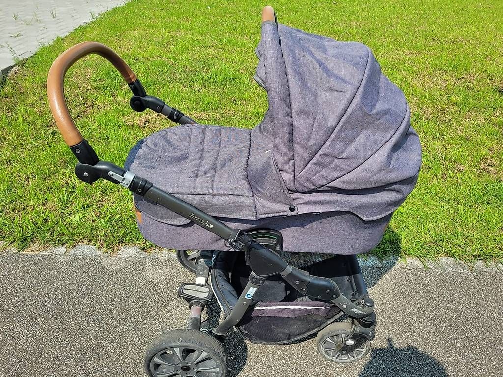 Kinderwagen: Poussette pour enfants – Gebraucht aus Dulliken von Moleda