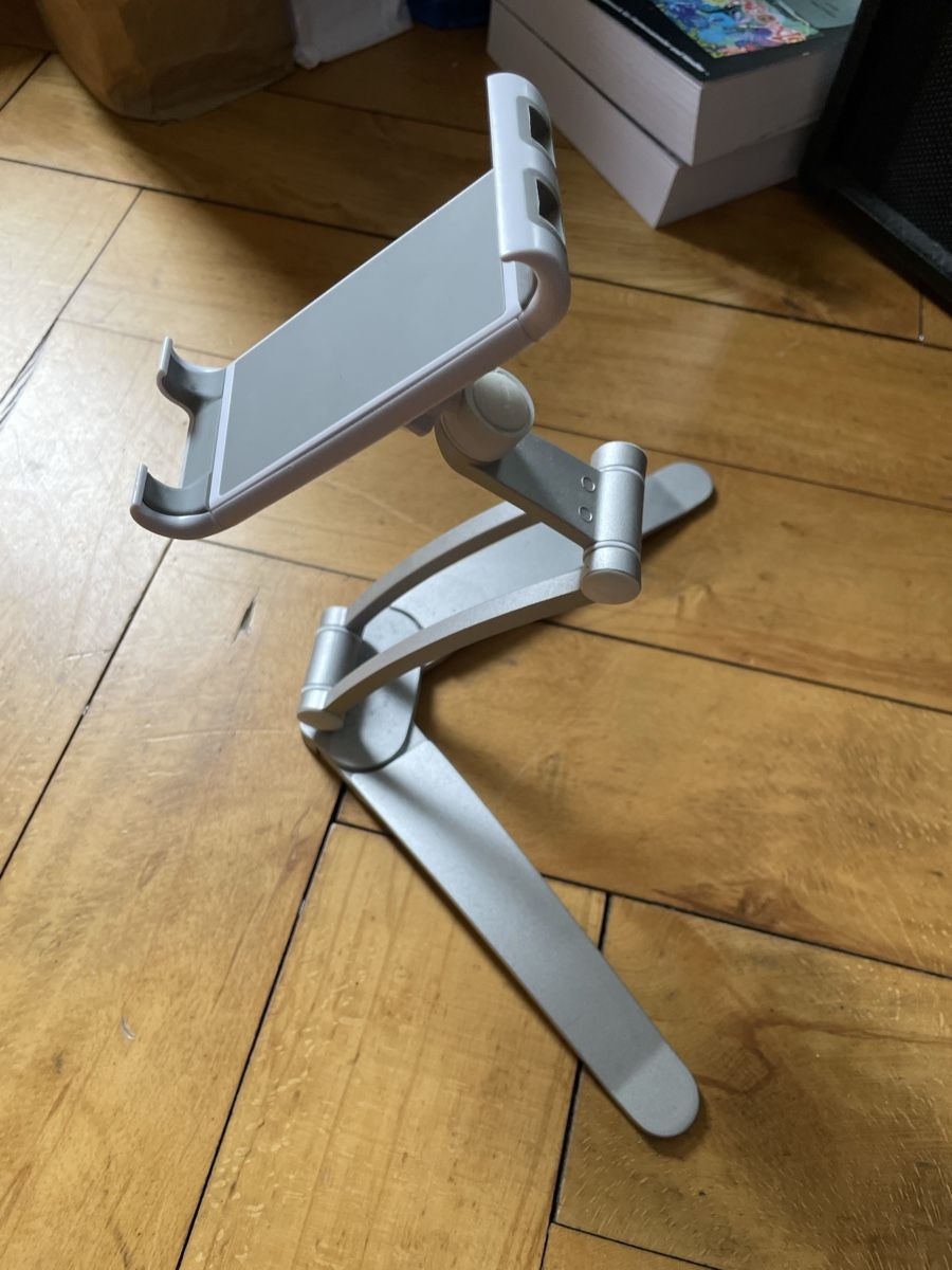 Support d'écran: Tablet Halterung faltbar – D'occasion à St. Gallen par luisel96