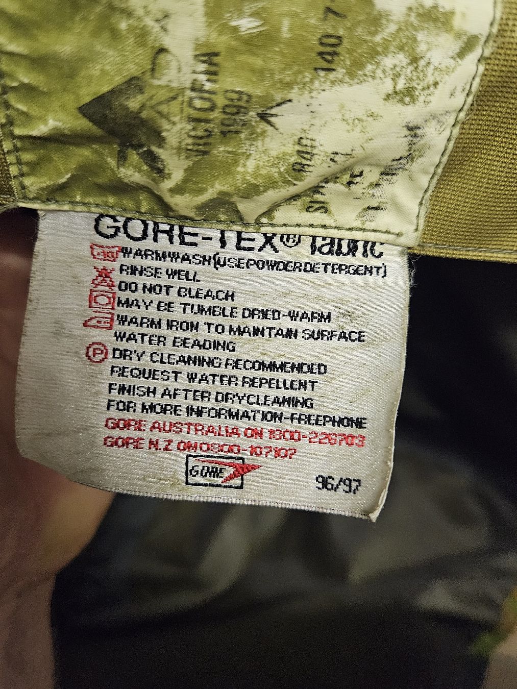 Uniformi: Gore Tex Parka Australische Armee – Usato da Hägglingen venduto da Baltica 3
