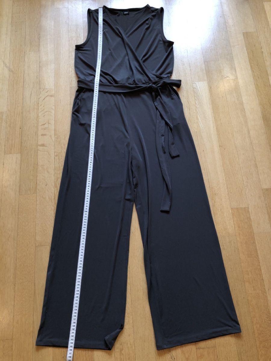 Tute: S.Oliver Jumpsuit olivgrün Gr. 40 – Nuovo (secondo la descrizione) da Mauren venduto da ducducturi