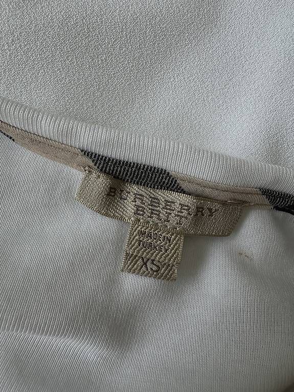 Burberry T-Shirts: Burberry Tshirt – Neu (gemäss Beschreibung) aus Rotkreuz von Mini_mela33 3