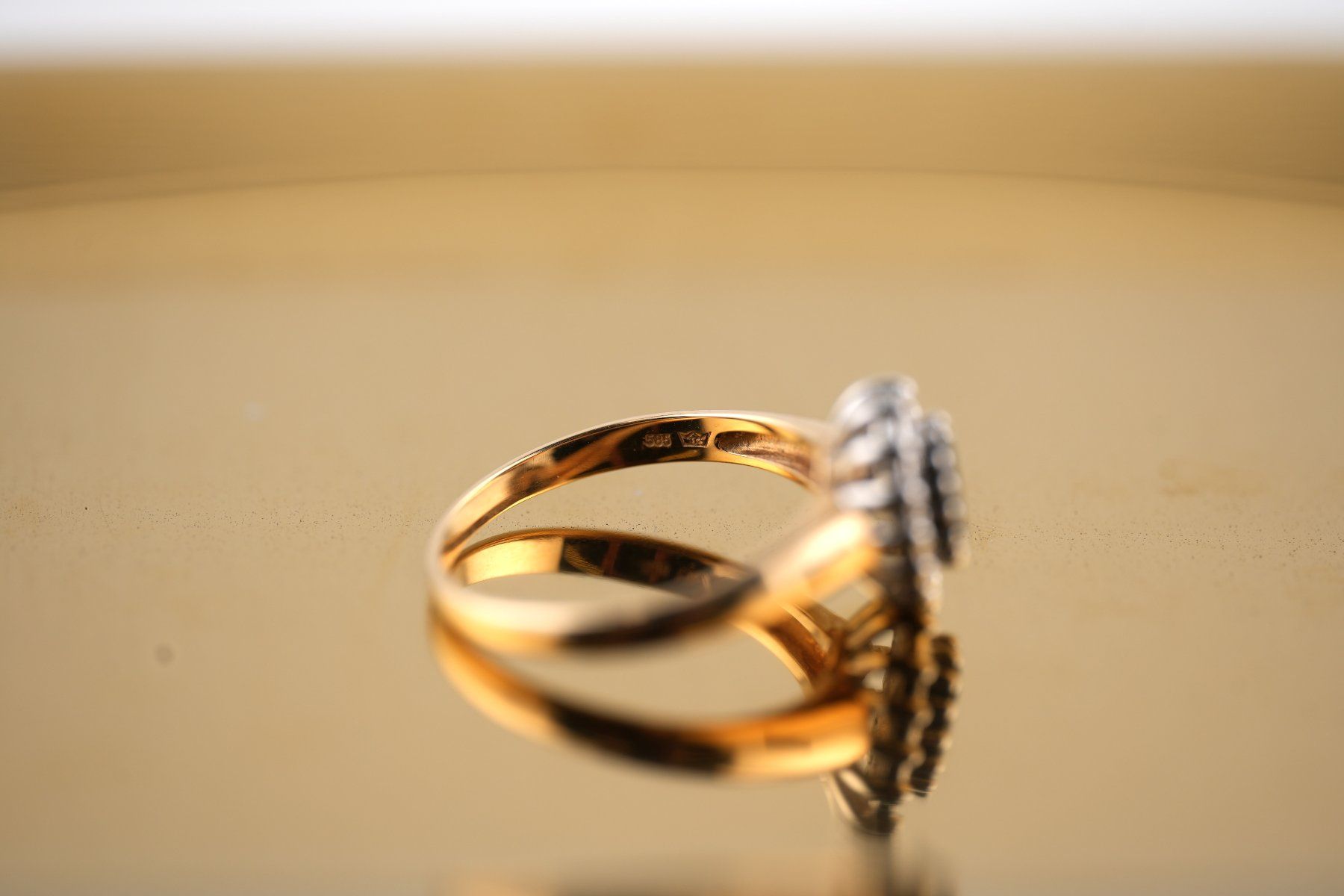Anelli: Goldring 14K mit Saphir und Diamanten – Usato da Basel venduto da Vip24 5