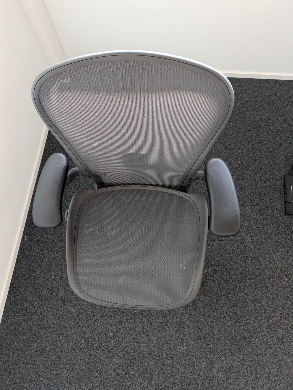 Herman Miller Sedie: Herman Miller Aeron Graphite – Usato da Willisau venduto da p.ll.x 4