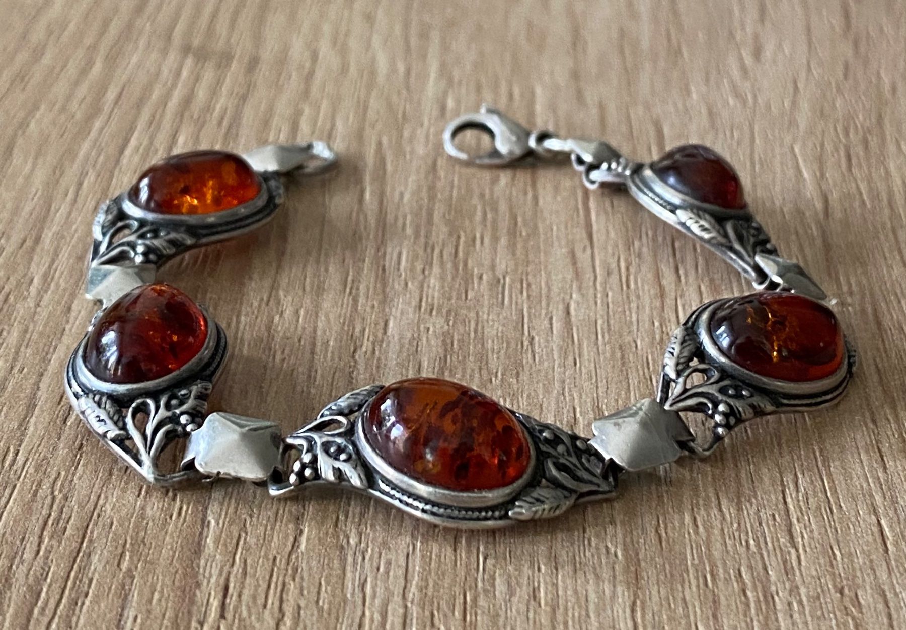 Bracciali & Braccialetti: Elegantes Vintage Silber Armband mit Bernstein – Usato da Hochfelden venduto da powerplay61