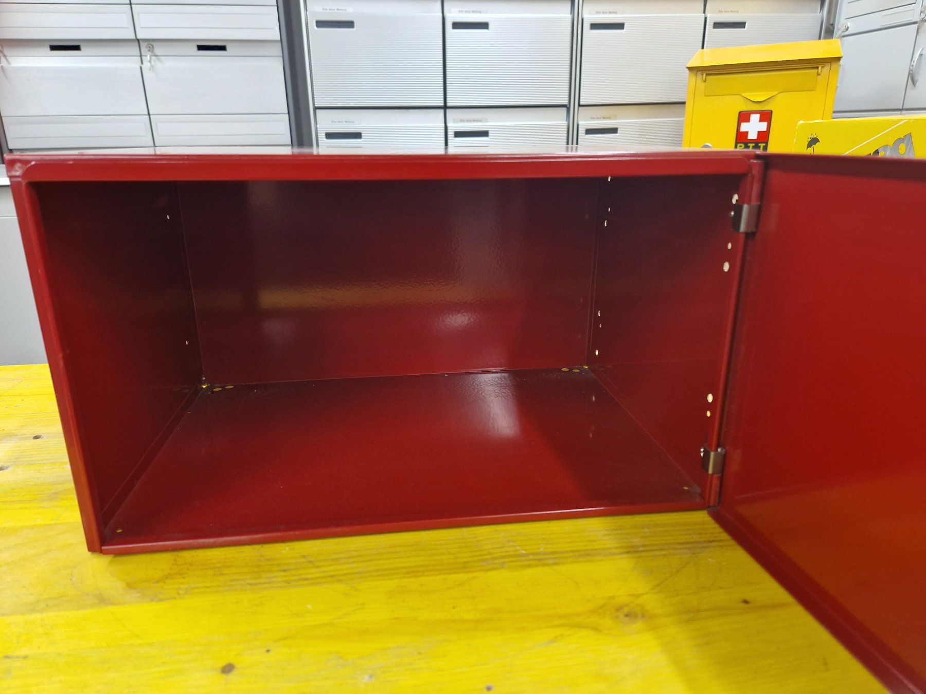 Kit di pronto soccorso: Alu Kasten – Usato da Wiler b.Utzenstorf venduto da bamaa-shop 5