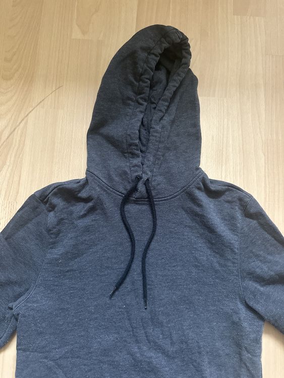 H&M Pulls & Sweat-shirts: H&M Hoodie Slim Fit, Grösse M, Dunkelgrau – D'occasion à Pfungen par Tanj11 1