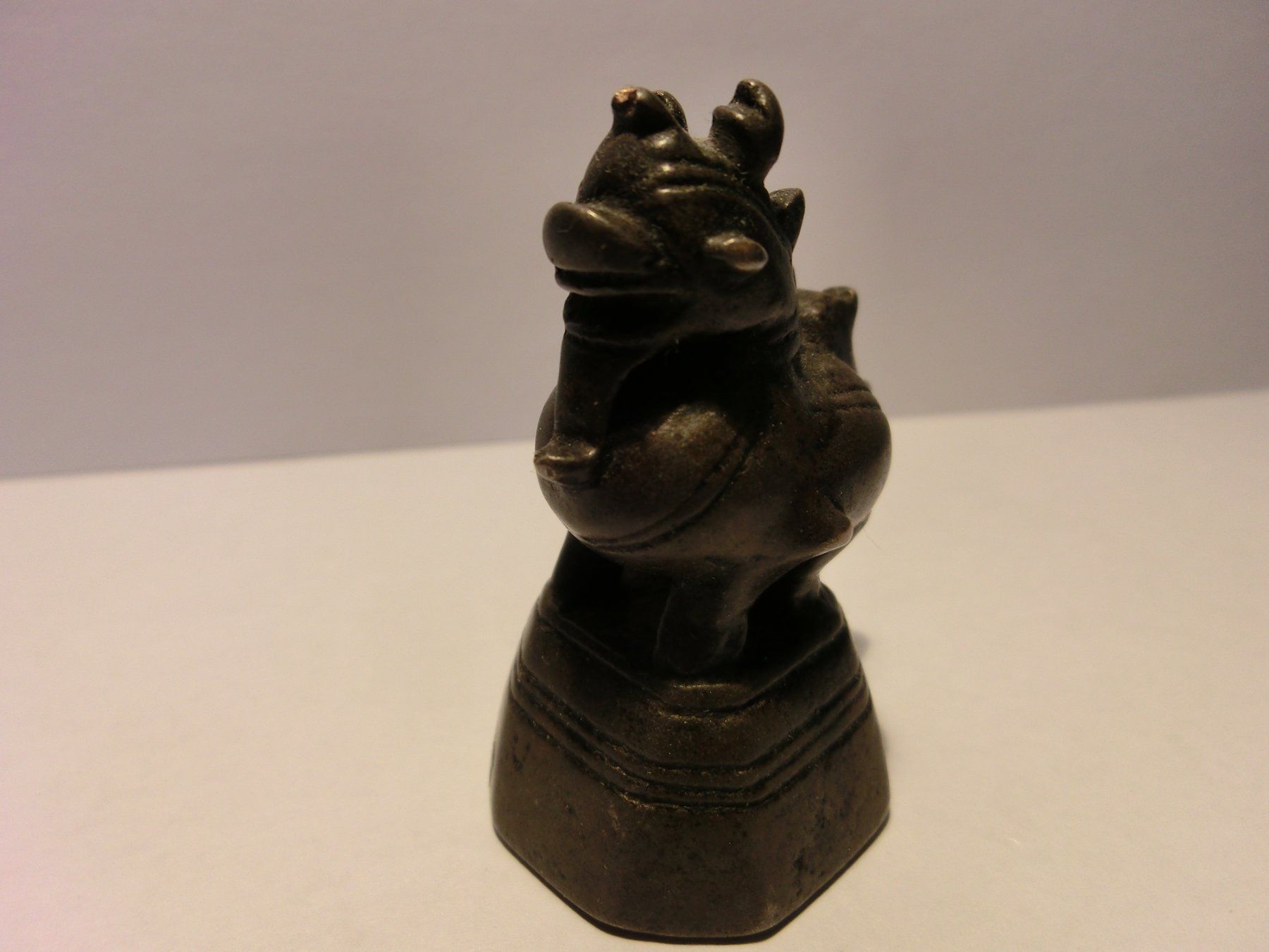 Statuette: ANTIKES OPIUM - GEWICHT – Usato da Basel venduto da wyba44 2