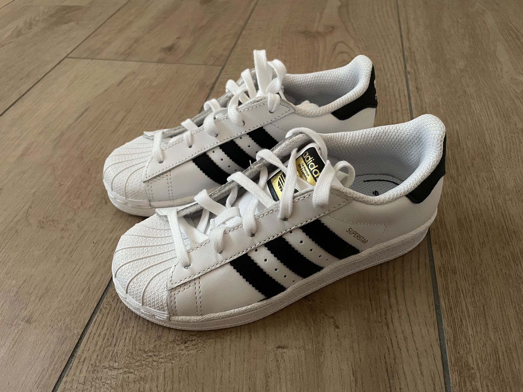 Adidas Scarpe per ragazzi: Adidas Superstar Gr. 31 NEU – Nuovo e nell'imballaggio originale da Waltenschwil venduto da hansnine