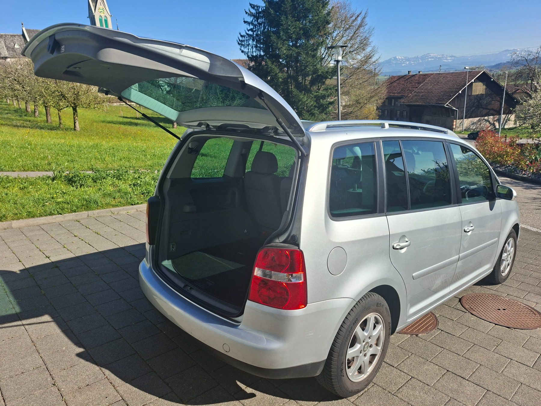 VW Autos: VW Touran 2.0 – Gebraucht aus Egolzwil von Gomez11 2