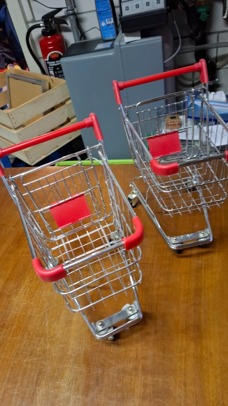 Tutte le decorazioni: 2x Mini-Einkaufswagen für Deko oder als Spielzeug – Usato da Murten venduto da Cheri23