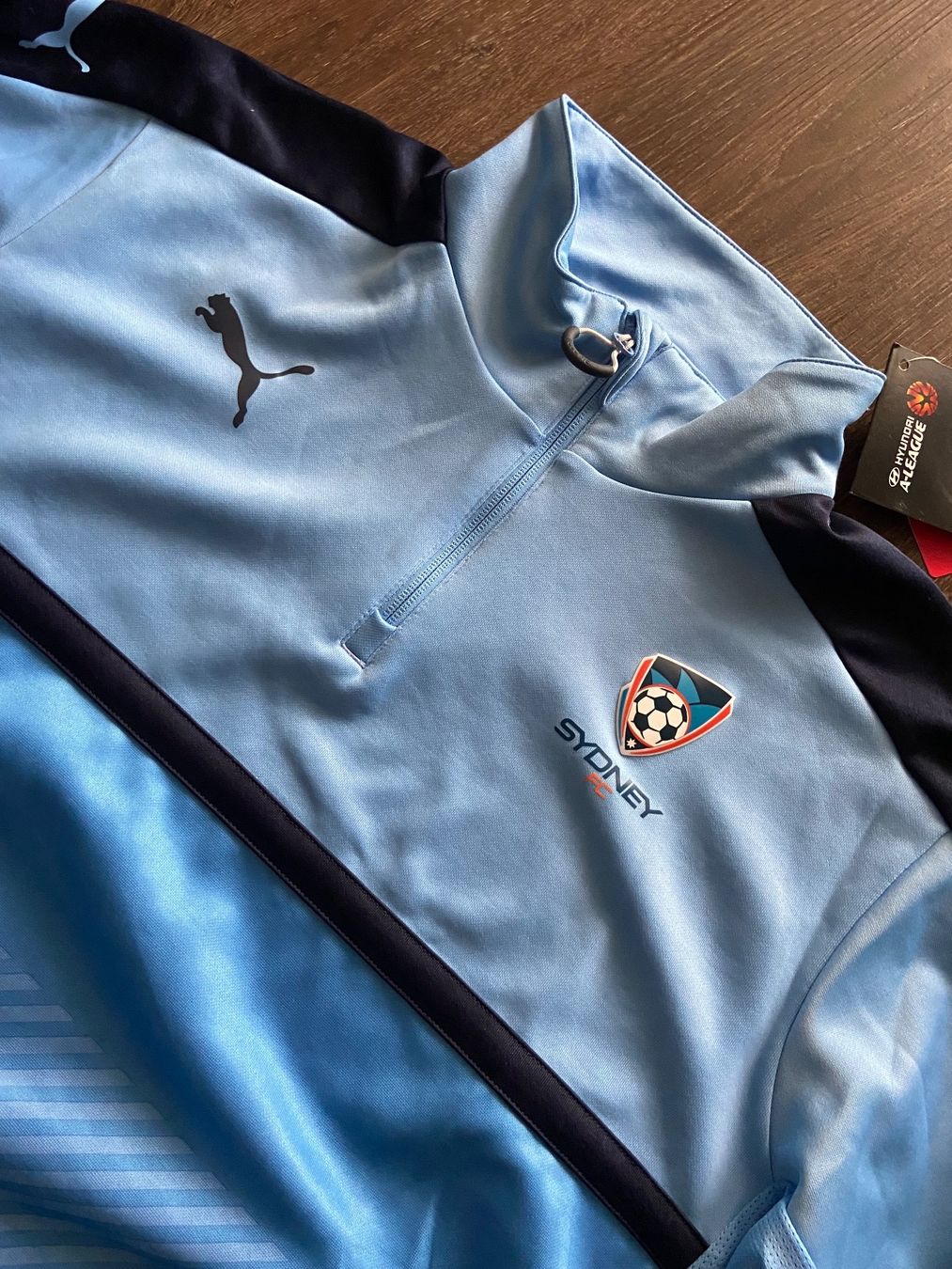 Puma Canottiere & Pantaloni: Sydney FC Trainingspulli Gr. XL – Nuovo e nell'imballaggio originale da Muttenz venduto da bargain_hunter 1