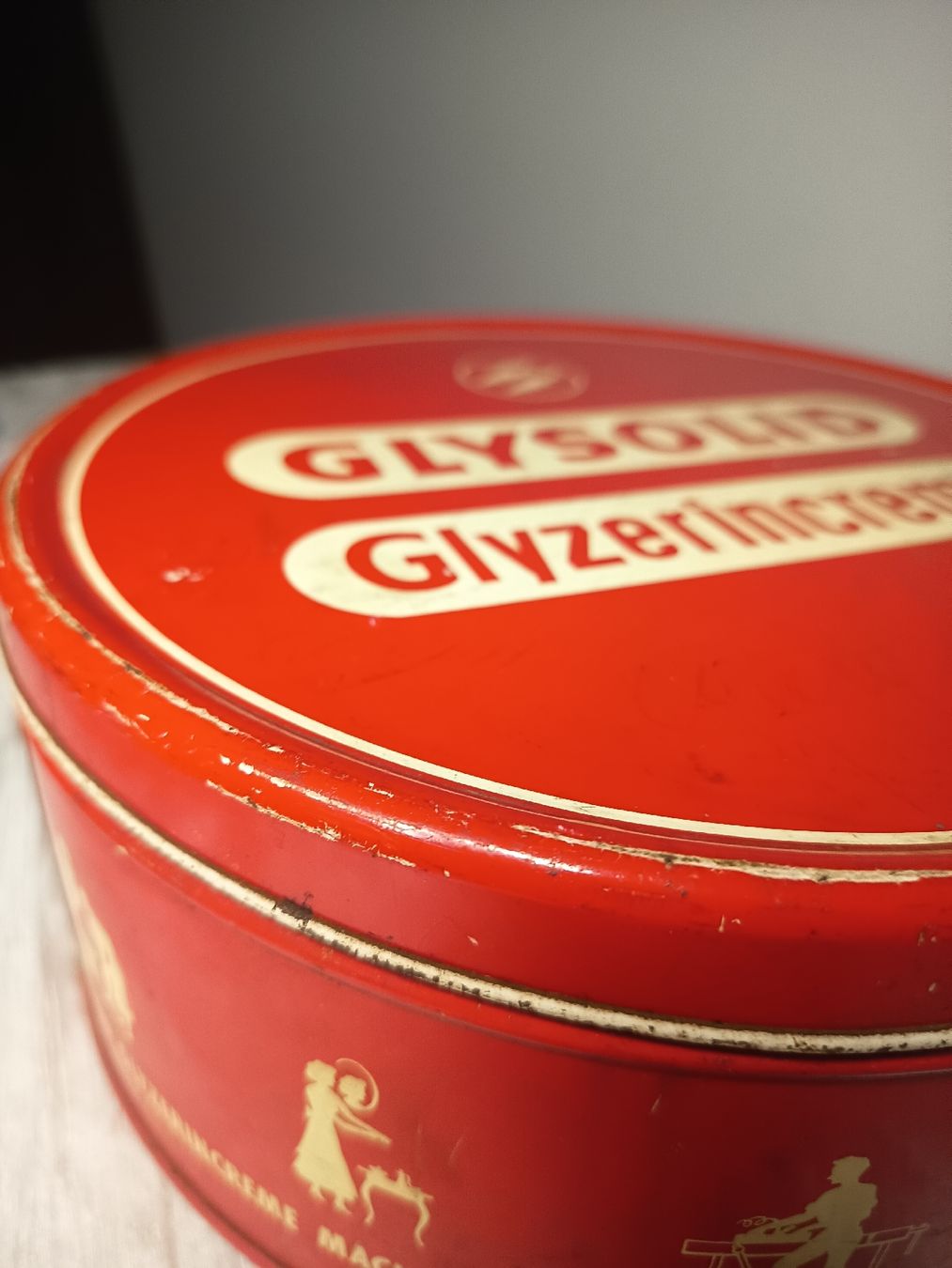 Altro in Decorazioni & Accessori: Glysolid Glyzerincreme Blechdose rot gebraucht – Usato da Wangen b. Olten venduto da crea_look 2