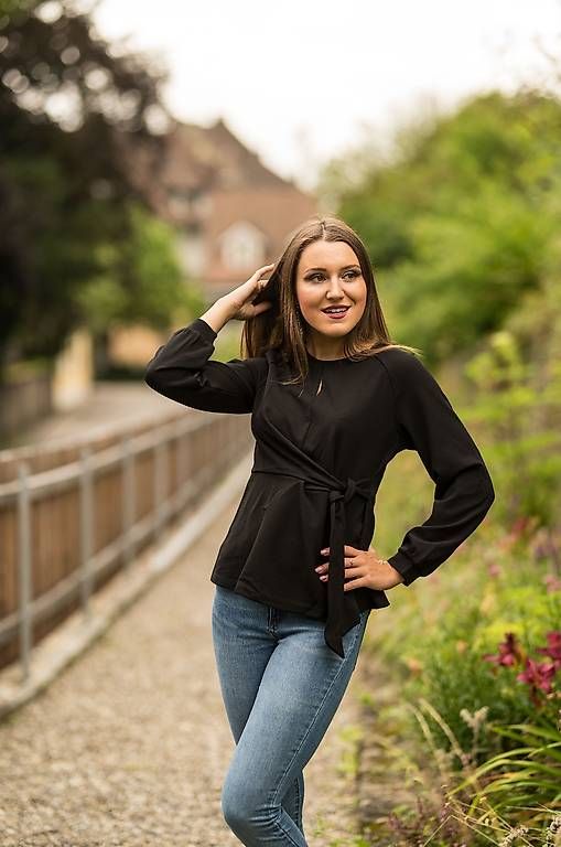 Top: Schöner schwarzer Top s – Usato da Mägenwil venduto da VintageGirly 1