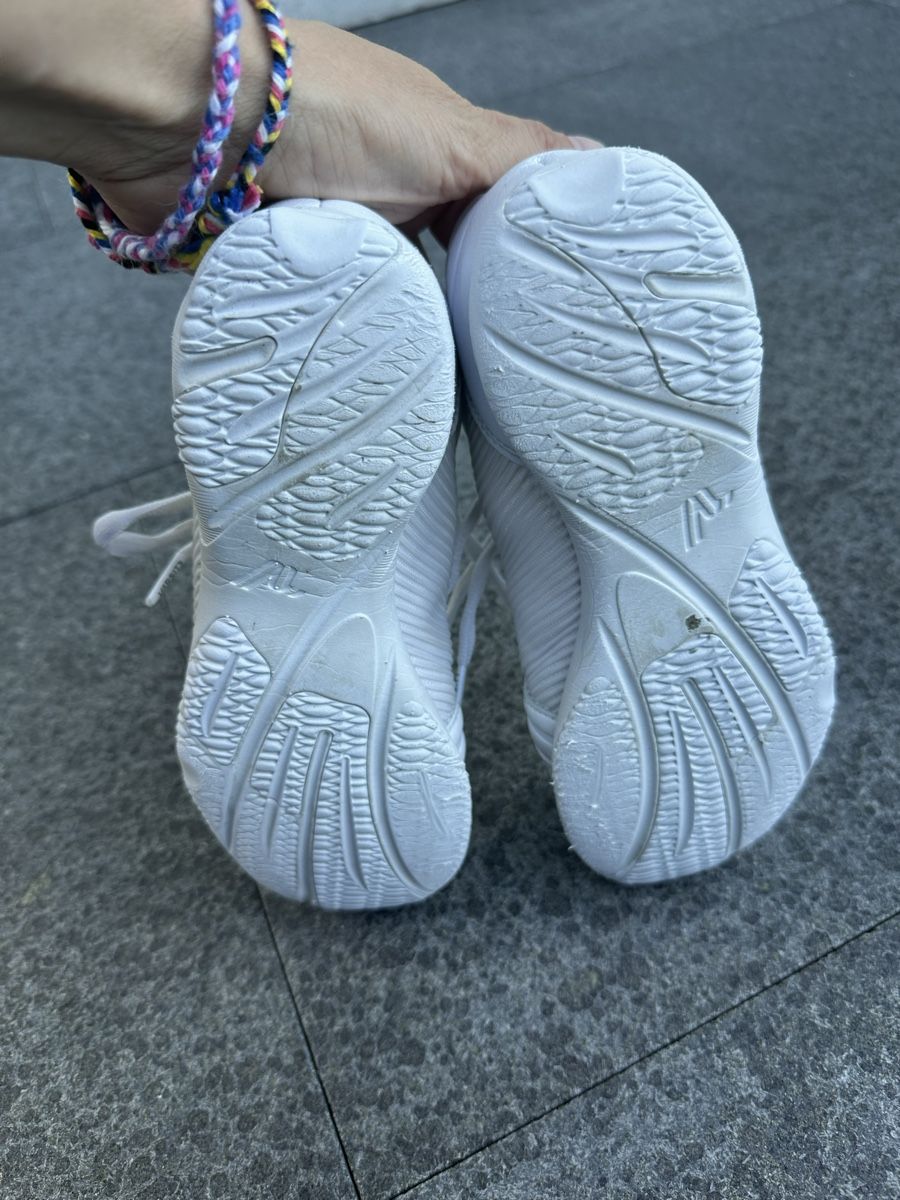 Chaussures filles: Cheerleading Schuhe 35.5 – D'occasion à Brütten par thebuerkis 1