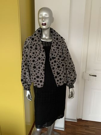 AKRIS: Exklusiv gemusterte Jacke, 36, NP USD 1390.00