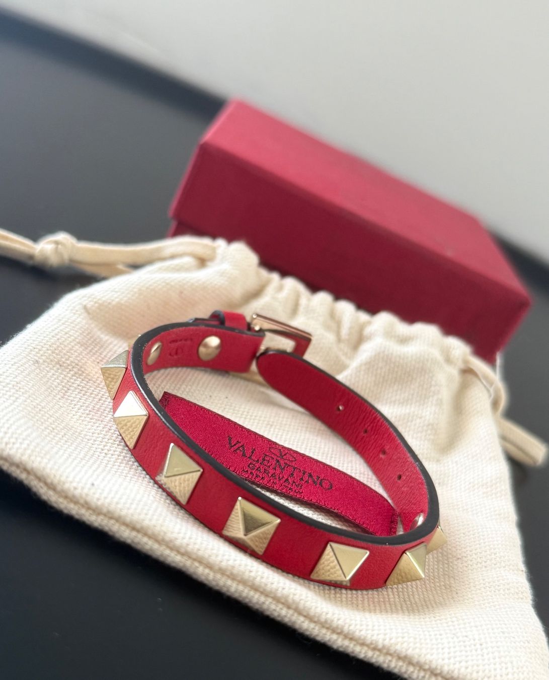 Valentino Bracciali & Braccialetti: Valentino Rockstud Armband – Nuovo (secondo la descrizione) da Kilchberg ZH venduto da LuxuryVault