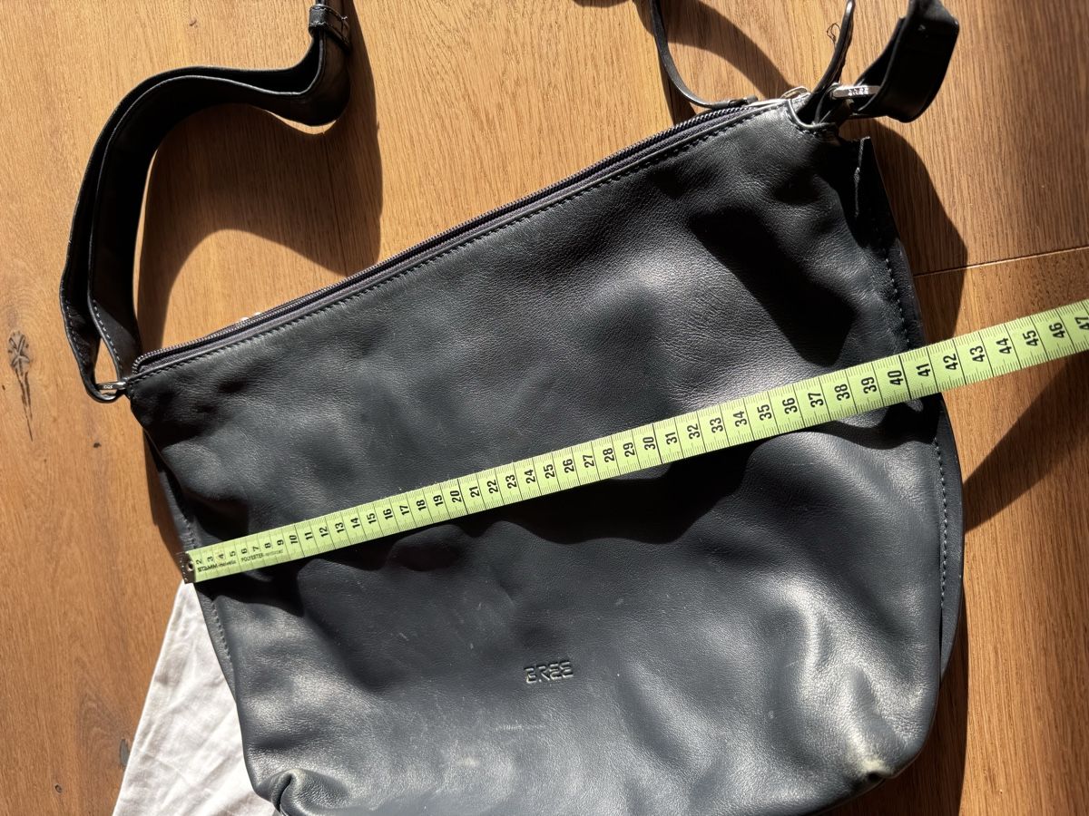 Bree Borse da donna: BREE Ledertasche dunkelblau – Usato da Kehrsatz venduto da Adrenalina1 1