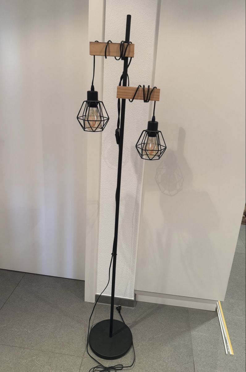 Lampen: Stehlampe – Gebraucht aus Emmetten von cat_7fvq