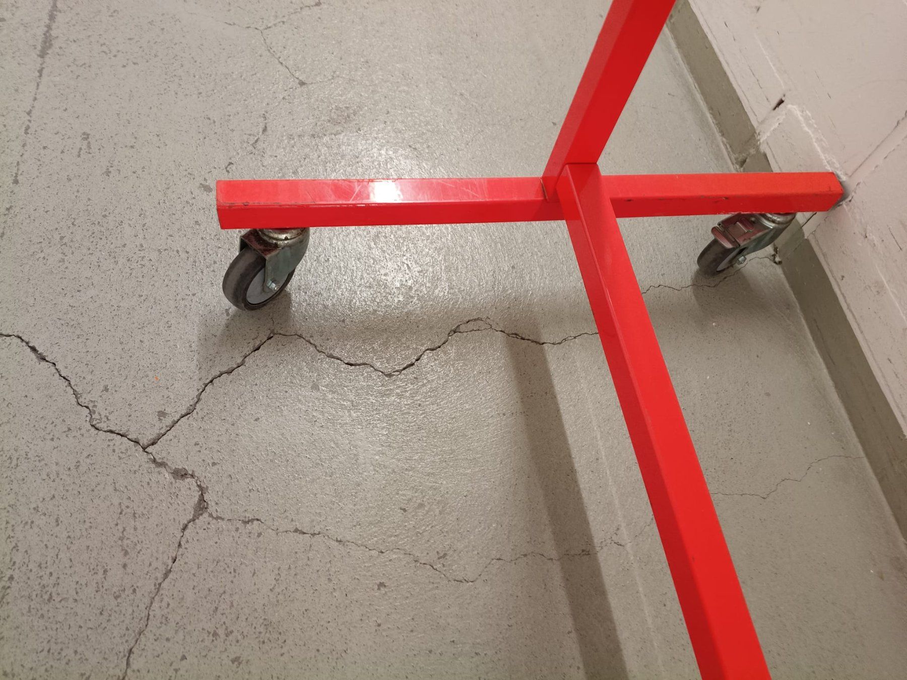 Altro in Decorazioni & Accessori: 1 Rollständer / Kleiderständer – Usato da Zürich venduto da Zymonick1984 1