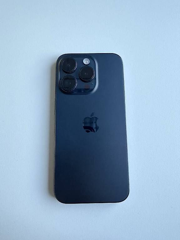 Portables: iPhone 15 Pro  256 GB – D'occasion à Wittenbach par 93darian