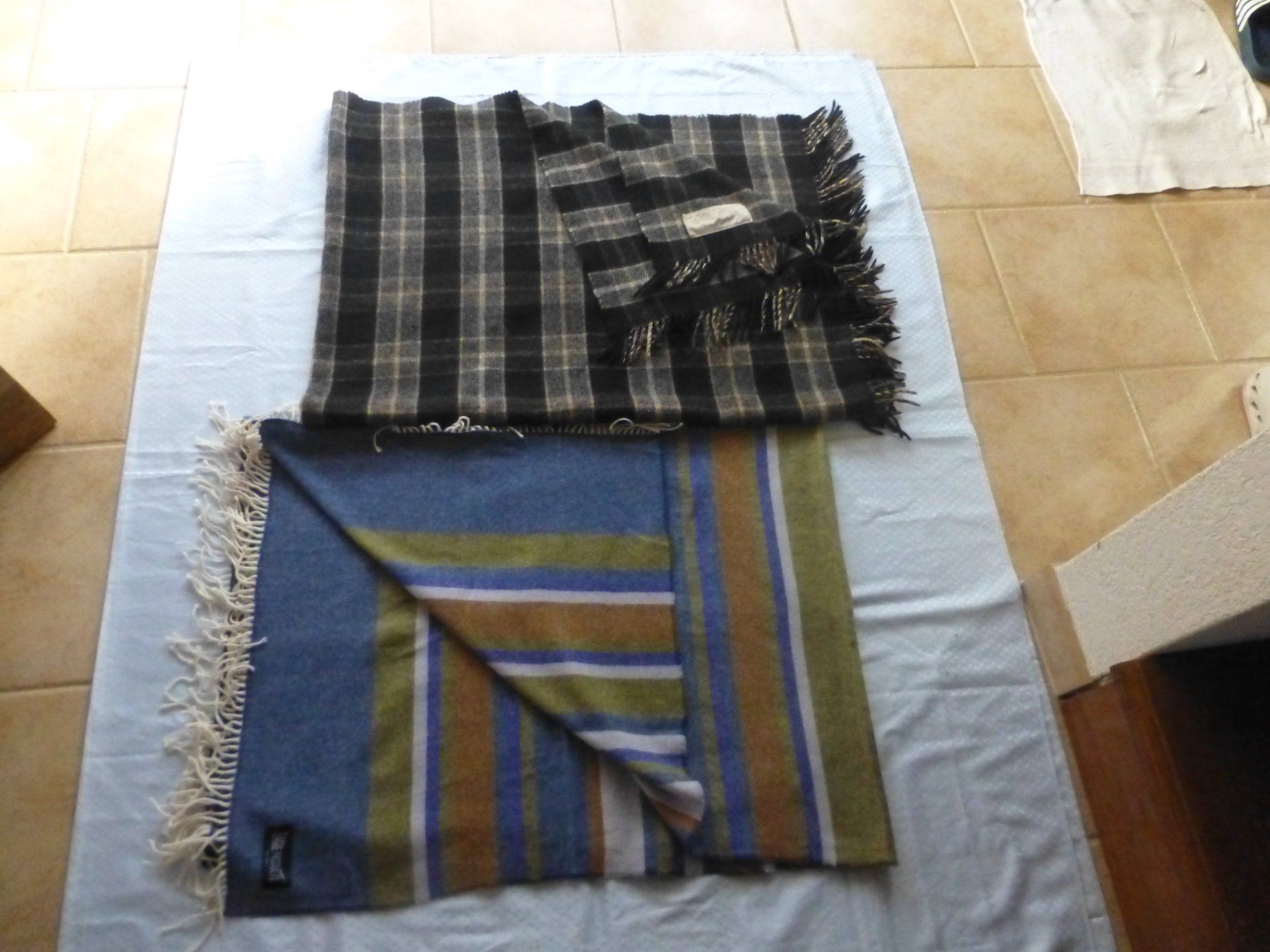 Coperte: zwei Wolldecken von Eagle & Jab Taormina Plein – Usato da Würenlingen venduto da drago56 1
