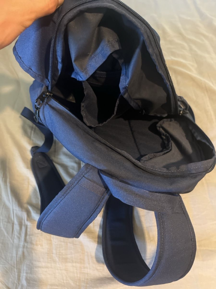Nike Zaini: Dunkelblauer Nike Rucksack – Nuovo (secondo la descrizione) da Frauenfeld venduto da joh_lp6l 2