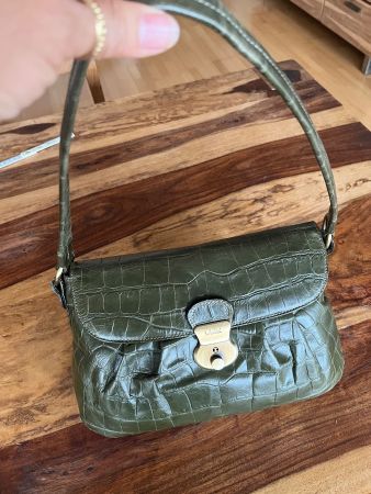Schicke grüne Ledertasche Marke Medici