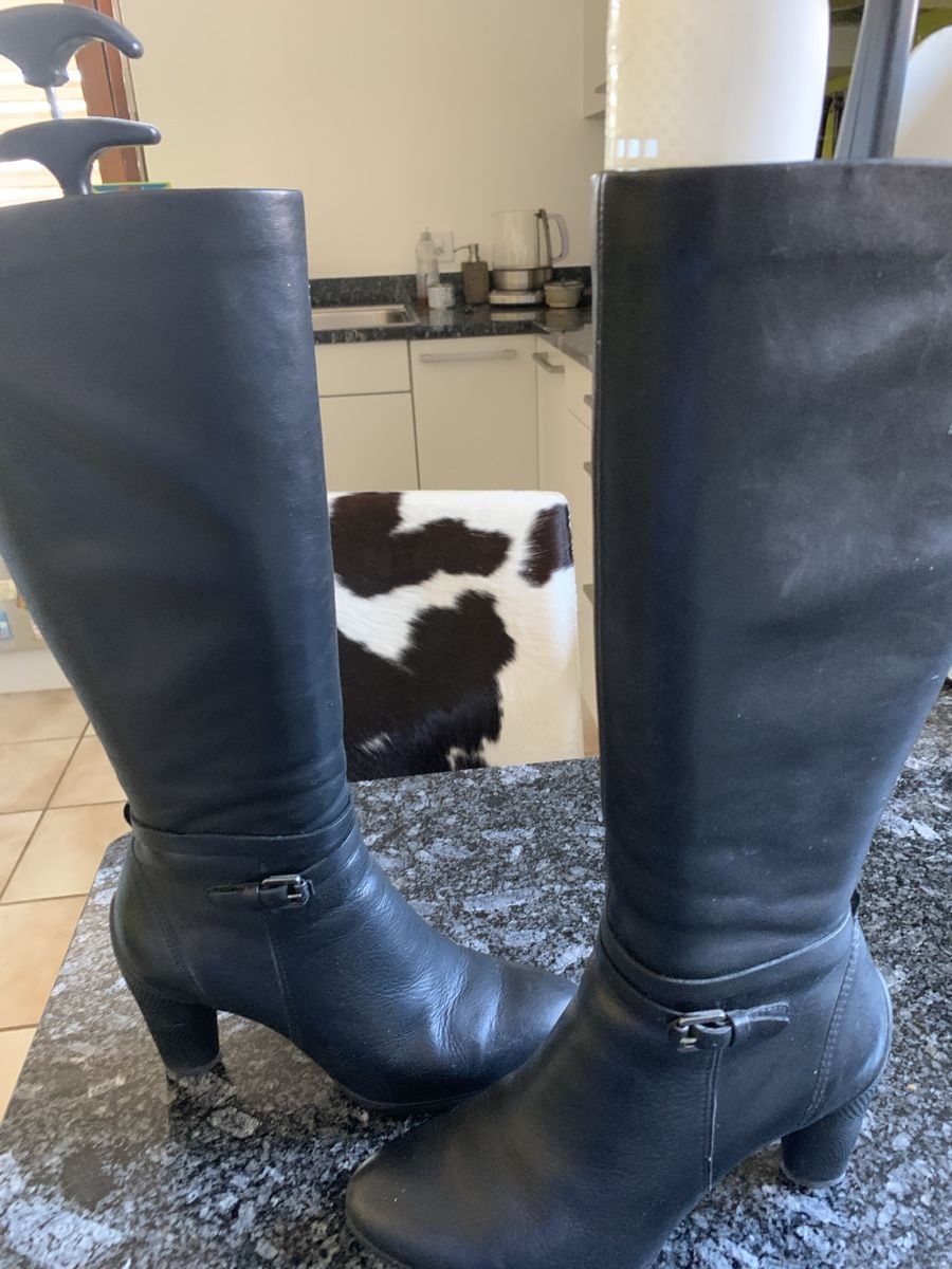 Ecco Damenschuhe: Damen Stiefel schwarz Leder – Gebraucht aus Aathal-Seegräben von Squiki