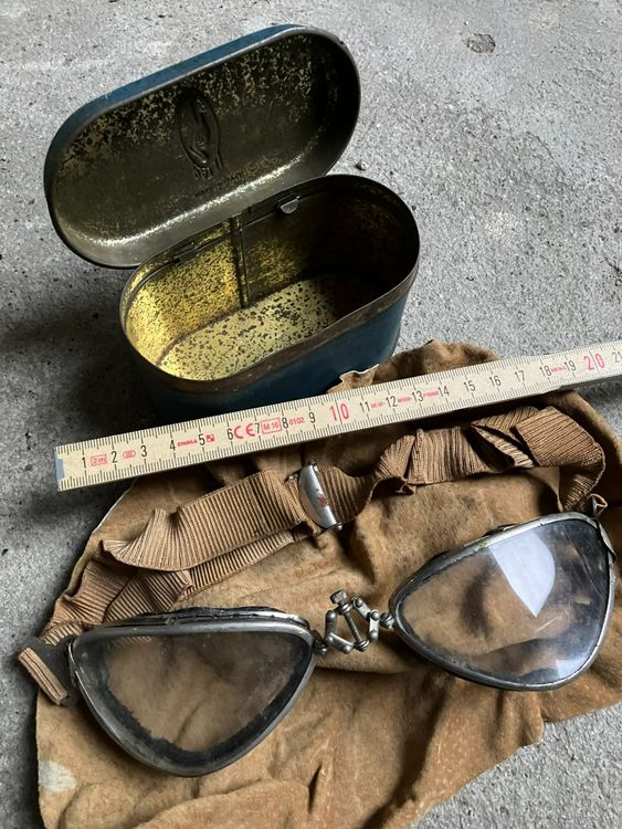 Eccliy Helm & Sonnenbrille Outfit Für Garten-Gans (58 Cm) – Lustiges Deko-Kostüm Für Terrasse & Party