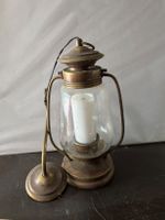 Lampada  in ottone con paralume in vetro