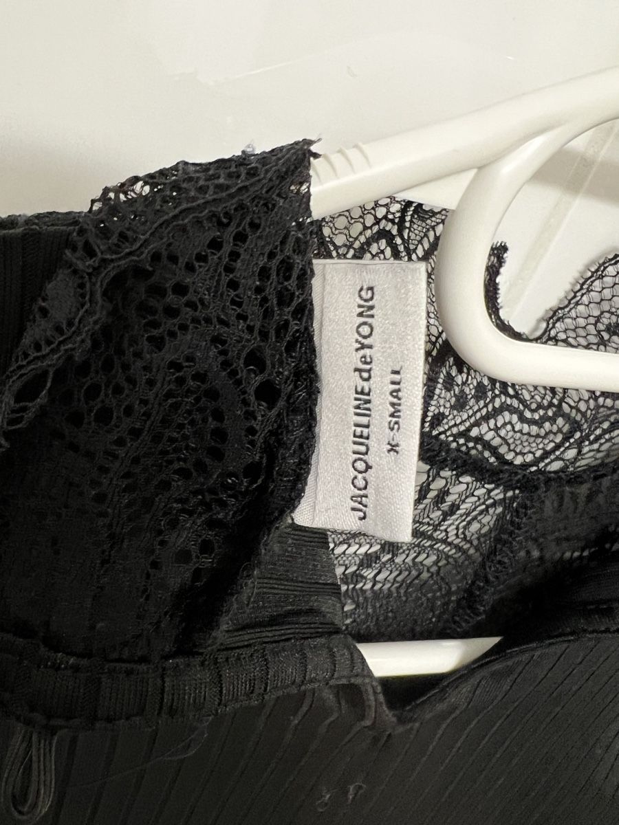 Maglioni & Felpe: Schwarzes Shirt mit Spitzen – Usato da Jona venduto da n.ferrari 2