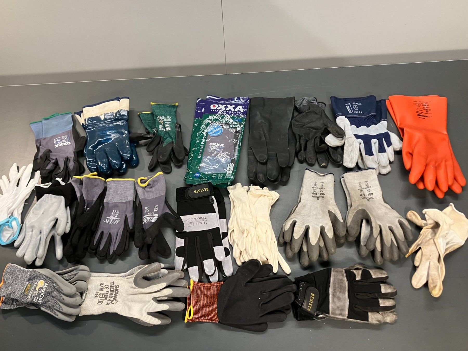 Gants & mitaines : Posten div. gebr. u. neuer Arbeitshandschuhe ab 1.- – Neuf avec emballage d'origine à Lichtensteig par Buy24International 7