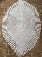 Wunderschöne gehäkelte Tischdecke – Handarbeit, Oval, Beige