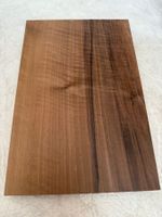 Nussbaumbrett gedämpft Holzbrett gehobelt