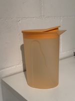 Tupperware, verschliessbare Kanne mit Ausguss, orange, 1L