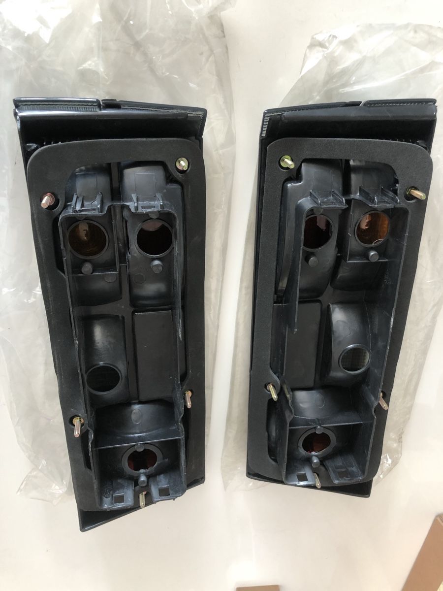 VW Alle Autoersatzteile: VW Golf 1 Schwarze Rückleuchten NEU – Neu und originalverpackt aus Gohl von YSysoiuz 2
