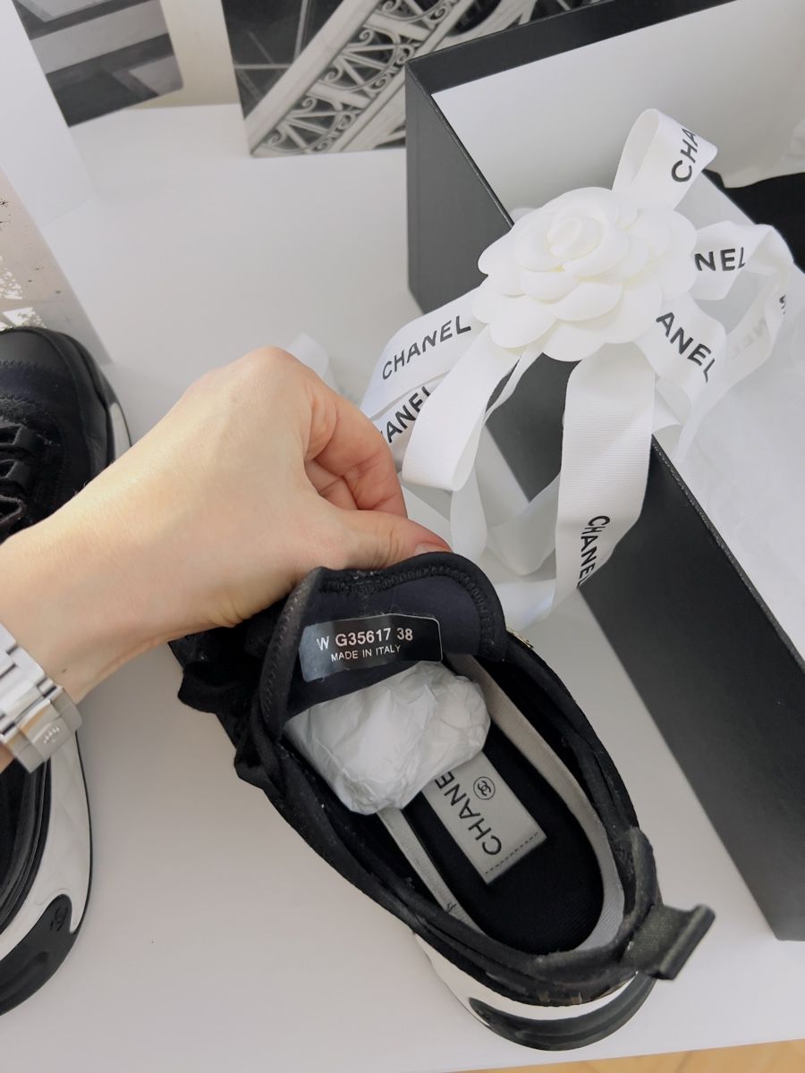 Chanel Scarpe da donna: Chanel Sneaker – Usato da Zürich venduto da VicParis5 5