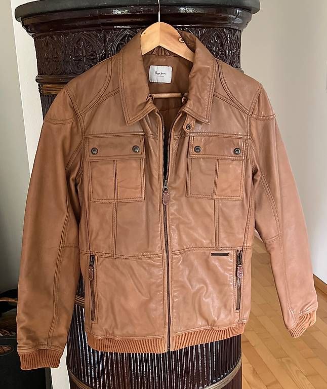 Vestes: PEPE JEANS Lederjacke hellbraun 36/38 – D'occasion à Basel par Findus78