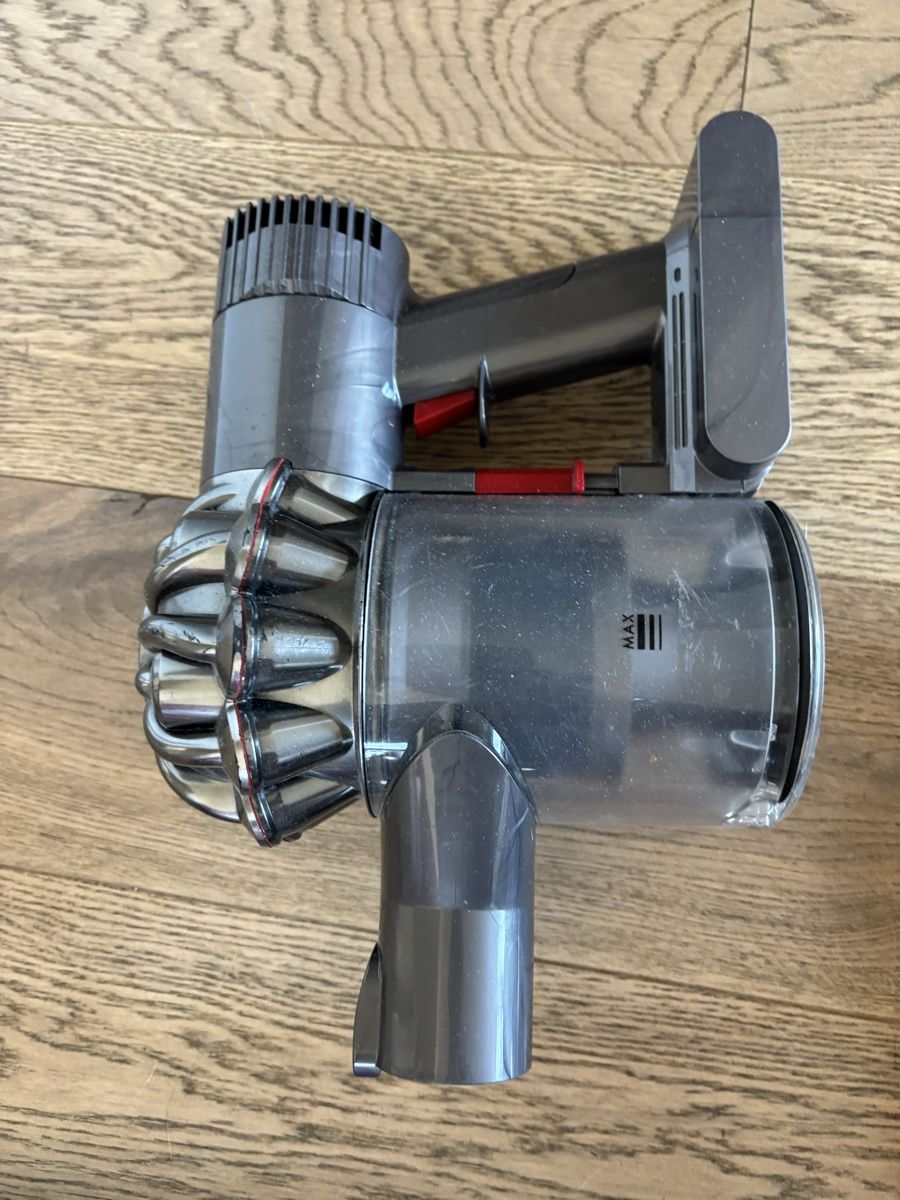Dyson Aspirateurs & Accessoires: Aspirateur Dyson usagé avec accessoires – Défectueux à Genève par bha_jcf5 4