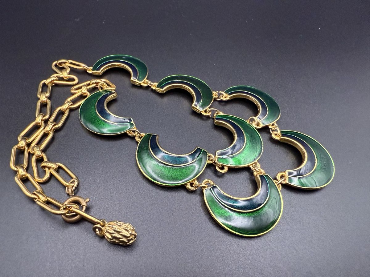 Catenine: Vintage Halskette mit grüner Emaille – Usato da Lamone venduto da LaCantinaMagica 1