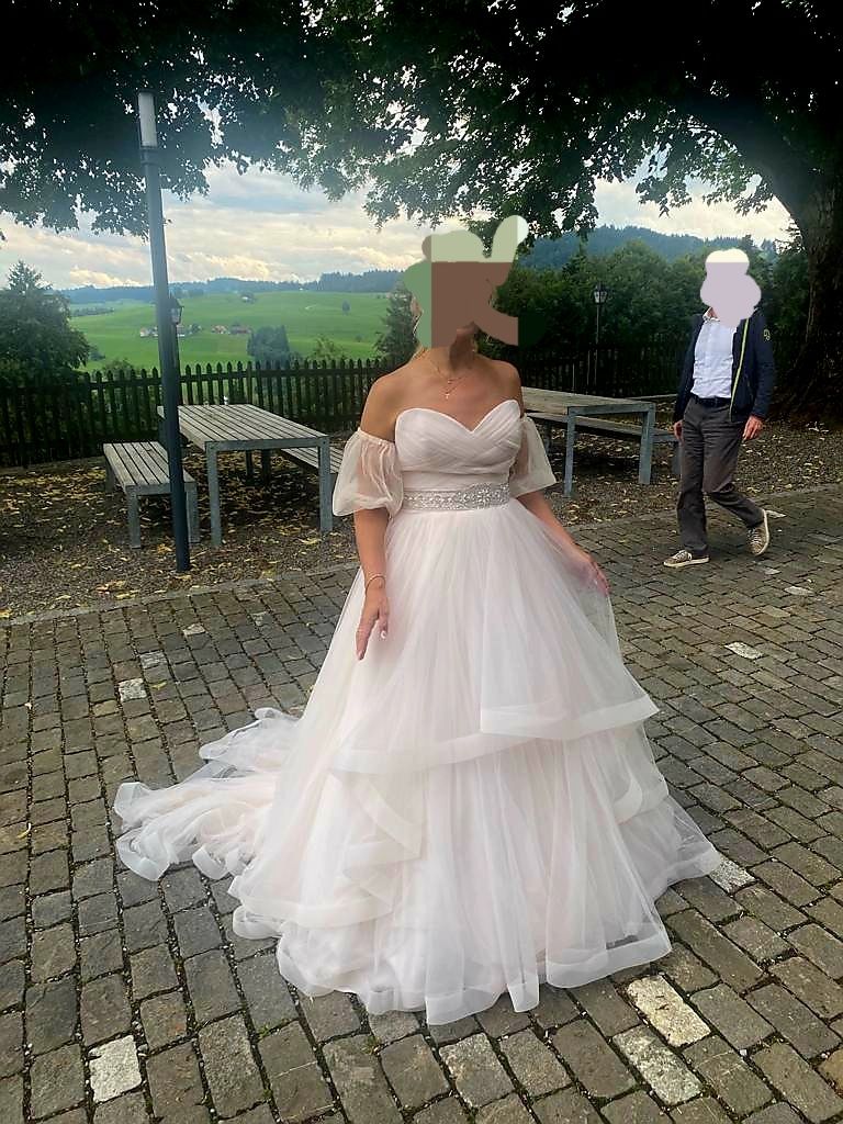 Kleider: Hochzeitskleid Brautkleid hellrosa – Gebraucht aus Goldach von Ram019