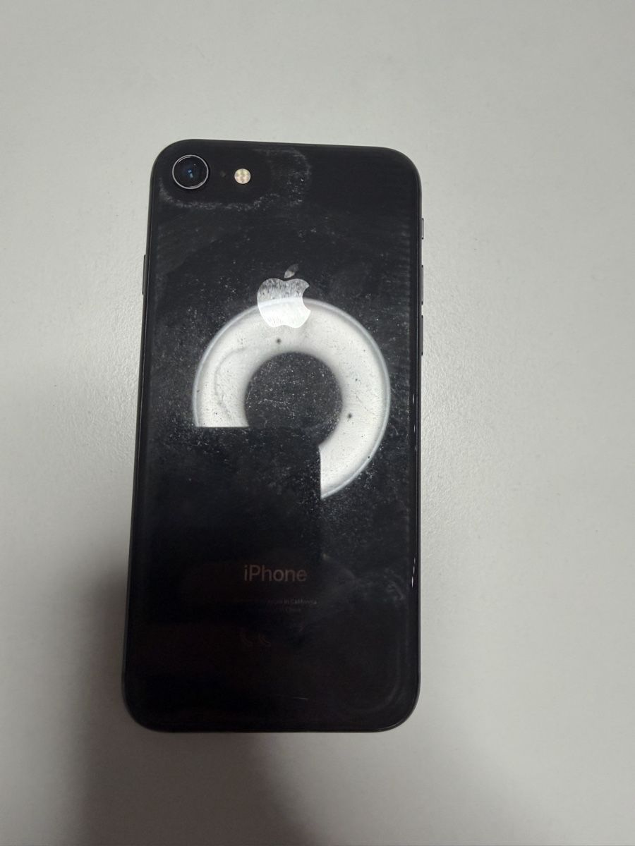 Apple Portables: Apple iPhone 8 Schwarz 64GB – D'occasion à Beckenried par chef3945 3