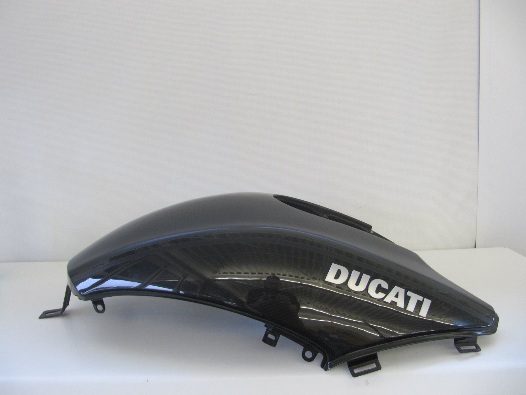 Ducati Tutti i ricambio per moto: Tankabdeckung Carbon Ducati Diavel – Nuovo (secondo la descrizione) da Buchs AG venduto da Hauptlin 1
