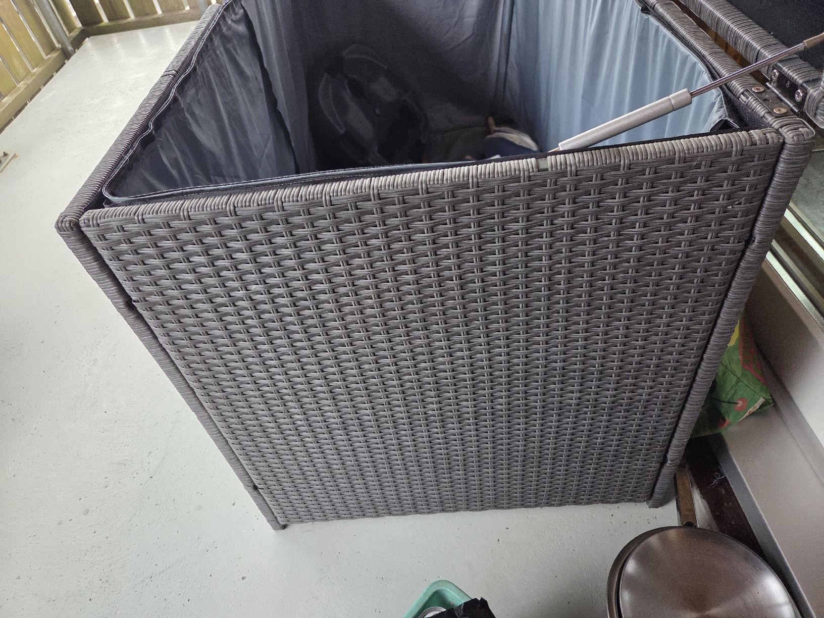 Coffres de rangement: Kissenbox  – D'occasion à Unterschächen par Fixu86 2